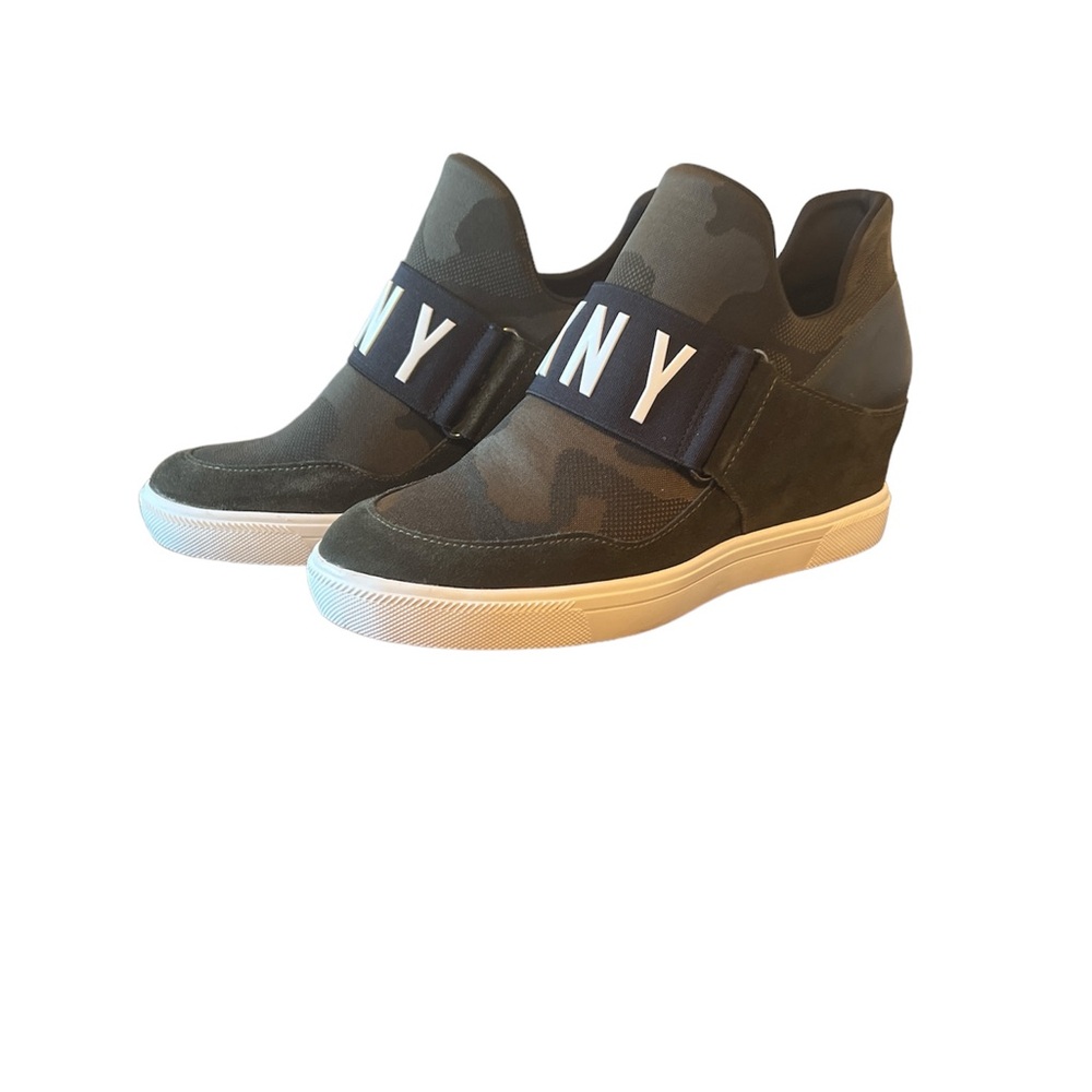 DKNY Cosmos Sneaker Leather & Fabric Slip-On Dark Green Camo SZ 8   Original Box - Picture 4 of 7